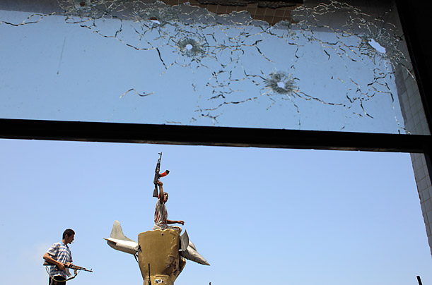 Libya's New Regime: The Fight for Gaddafi's Hometown 76