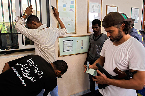 Libya's New Regime: The Fight for Gaddafi's Hometown 87