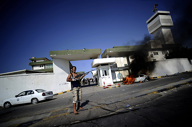 Libya's New Regime: The Fight for Gaddafi's Hometown 90