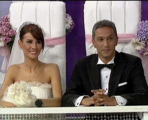 Esra Erol evlendi 18
