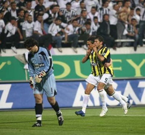 Son 20 yıla damga vuran Beşiktaş-Fenerbahçe maçları 11