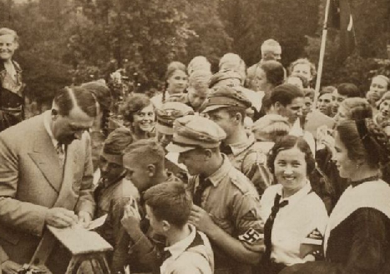 Hitler'in propaganda fotoğrafları 13