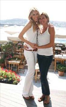 İşte ünlülerin anne ve babaları 42