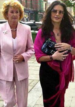 İşte ünlülerin anne ve babaları 76