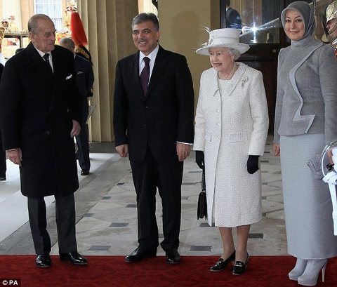 Kraliçe’nin gözü topukta 4