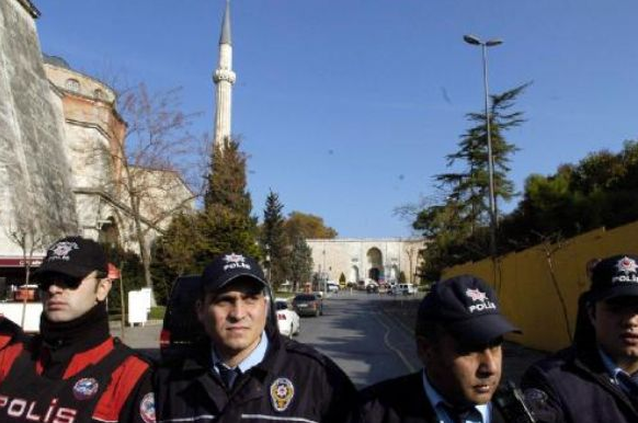 Sultanahmet'te silahlı saldırı 25