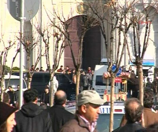 Sultanahmet'te silahlı saldırı 35