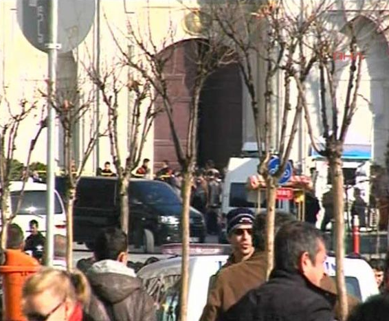 Sultanahmet'te silahlı saldırı 40