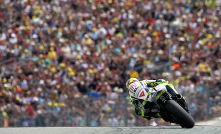 Moto GP'de yürekleri ağız getiren kaza - 1/24 12