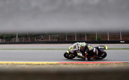 Moto GP'de yürekleri ağız getiren kaza - 1/24 5