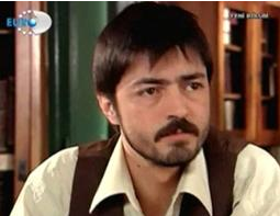 Meğer aşk acısından ölmemiş! 28