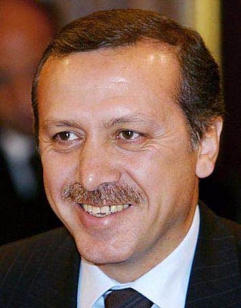 Ünlülerin gülüşlerine dair analizler. Bakım kim niye olgun gösteriyor? 13