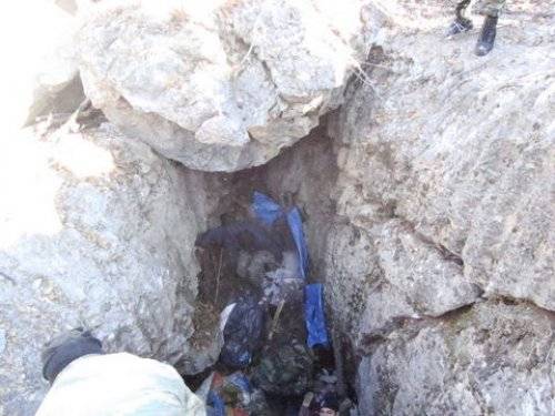 4 katlı PKK mağarası 12