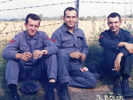 Kuşum Aydın'ın şaşırtan askerlik fotoğrafı 2