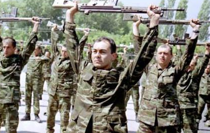 Kuşum Aydın'ın şaşırtan askerlik fotoğrafı 30