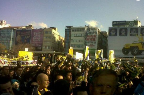 F.Bahçeliler meydana indi 7