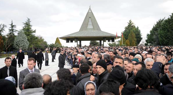 Menderes'e son görev 23
