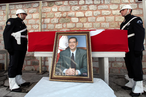 Menderes'e son görev 43