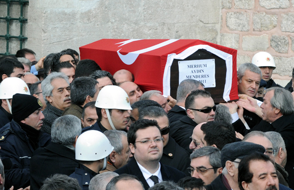 Menderes'e son görev 47