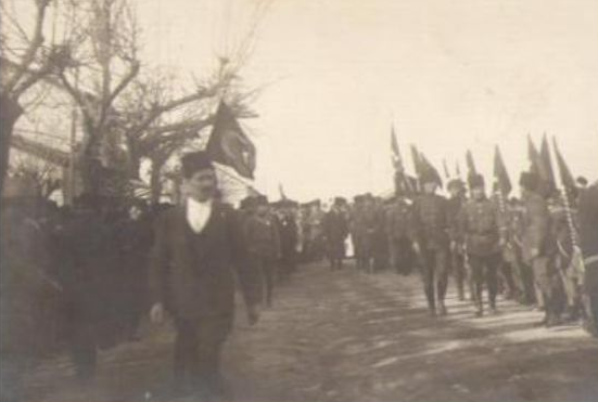 Atatürk’ün Sakarya Zaferi sonrası Türkiye Büyük Millet Meclisi’nde yapılan geçit törenine ait kareler 6