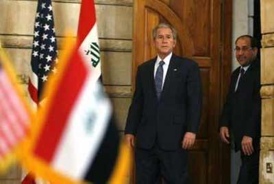 Bush ayakkabıyı böyle yedi 1