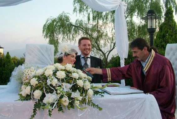 Ünlülerin bilmediğiniz evlilikleri! 16