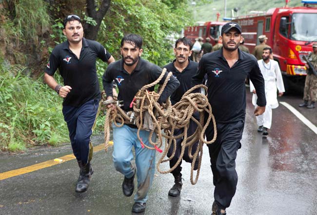 Düşen Pakistan uçağından görüntüler 4