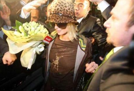 İsimleri ile servetine servet katan ünlüler 27