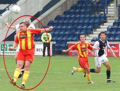 Göbeği eritemeyen futbolcular 11