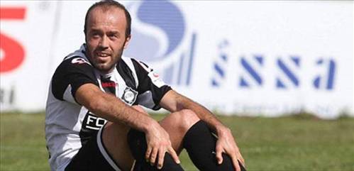 Göbeği eritemeyen futbolcular 24