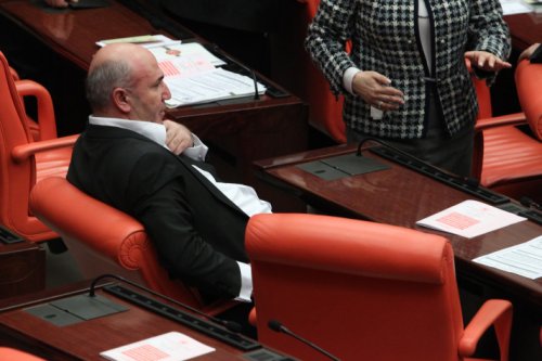Meclis'te yumruk yumruğa kavga! 33