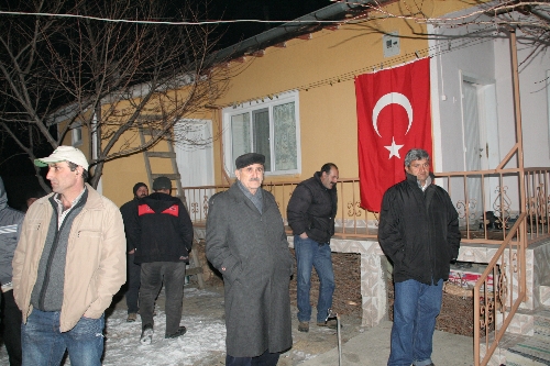 Şehitlerin baba ocağına ateş düştü 1