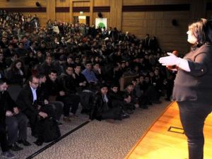 Gaziantep'te Üniversiteye Hazırlananlara Konferans