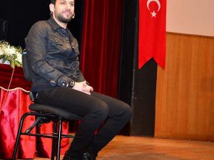 Dizi Oyuncu Murat Yıldırım; "Oğlun Çatır Çatır Öpüşüyor Anne"