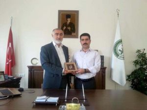 Müftü Uzun, Ezanı Güzel Okuma Bölge Birincisini Tebrik Etti
