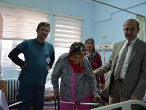 101 Yaşındaki Hastaya Kalça Protezi Ameliyatı Yapıldı