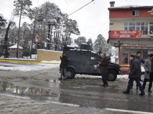 Tatvan'da Şüpheli Paket Alarmı