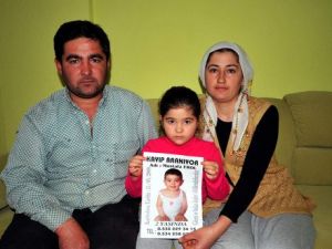 3 Yaşında Kaybolan Oğullarını Yaklaşık Yedi Yıldır Arıyorlar
