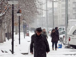 Kayseri'de Hava Sıcaklığı Eksi 20 Dereceye Düşmesi Bekleniyor