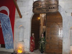 Aydın'daki Tarihî Zincirli Han Restore Edilerek Hizmete Açıldı