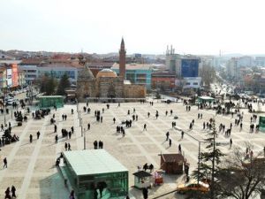 Cacabey Meydanı'nda Toplantı ve Gösteri Yürüyüşü Yapılamayacak
