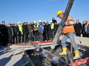 Samsun'da İlk Ray Törenle Yerleştirildi