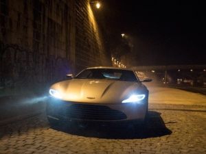 James Bond'un Aston Martin'i Açık Artırmada