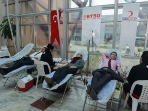 BTSO Üyeleri Kızılay'a Kan Bağışladı