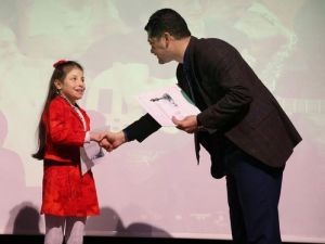 Karşıyaka Belediyesi Çocuk Kulübü'nde Sertifika Heyecanı