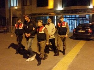 Sahte Eurolarla Alış Veriş Yapan 2 Kişi Tutuklandı