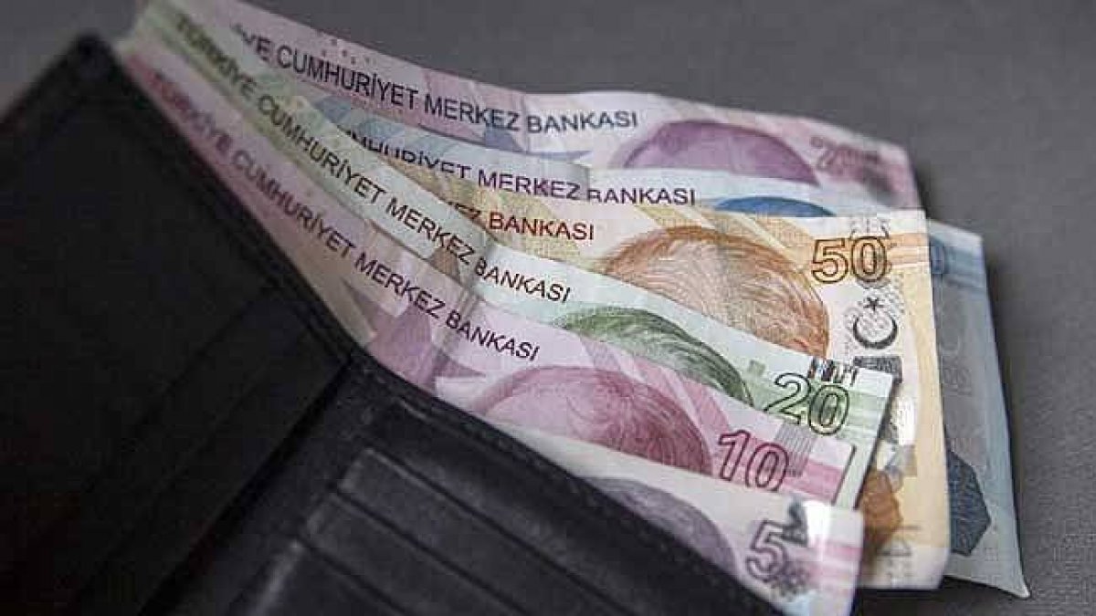 Geliri 5 bin liranın altında olanlara 6 Ay ertelemeli kredi müjdesi o bankadan geldi