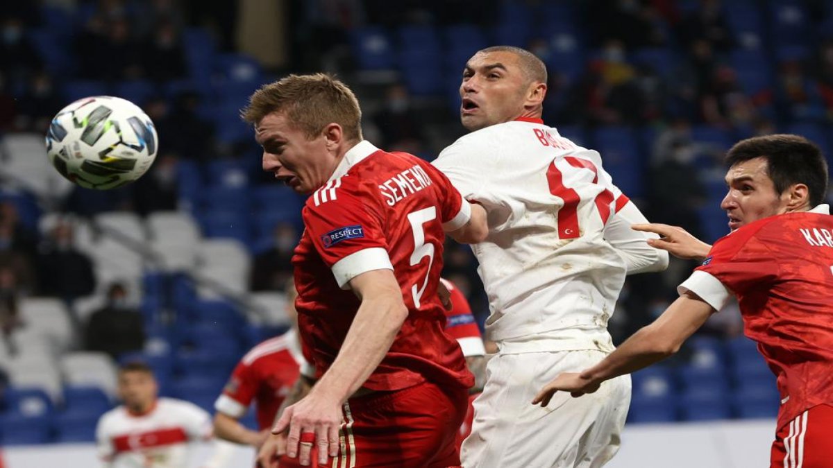 Milli takımımız UEFA Uluslar Ligi 3. Grup'taki üçüncü maçında Rusya ile deplasmanda 1-1 berabere kaldı