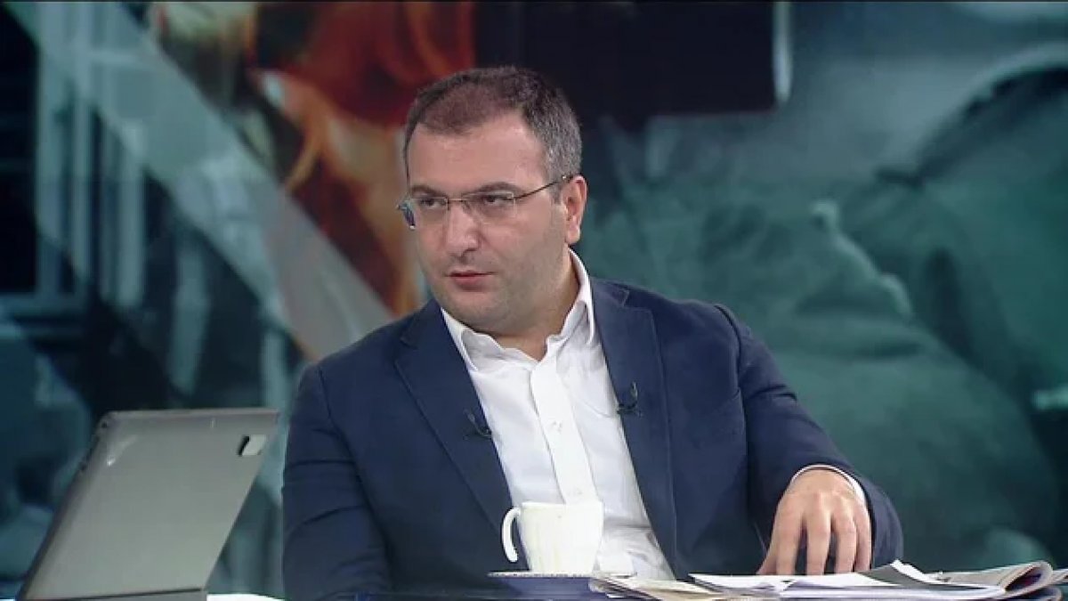 Cem Küçük Koronavirüs testinin pozitif çıktığını açıkladı