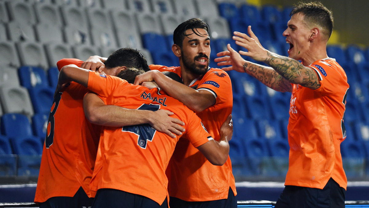Başakşehir, İngiliz devi Manchester'ı 2-1 yendi